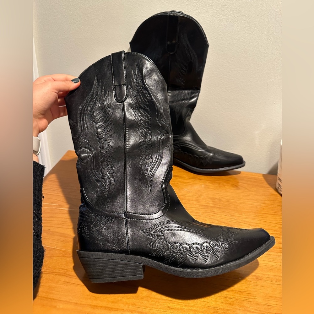 Black Cowboy Boots